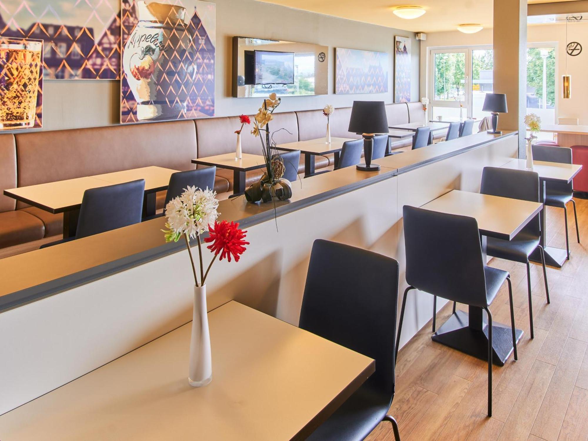 B&B Hotel Frankfurt-Nord Francfort-sur-le-Main Extérieur photo