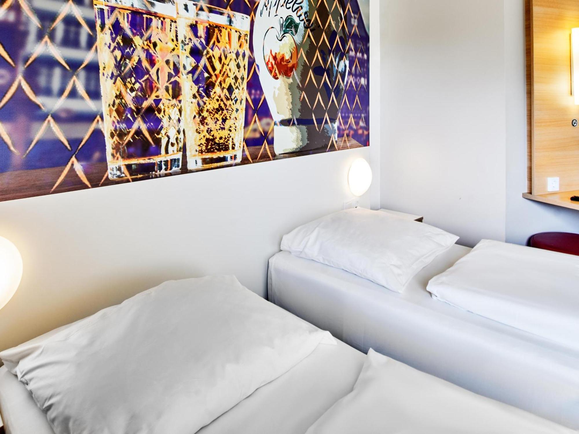 B&B Hotel Frankfurt-Nord Francfort-sur-le-Main Extérieur photo