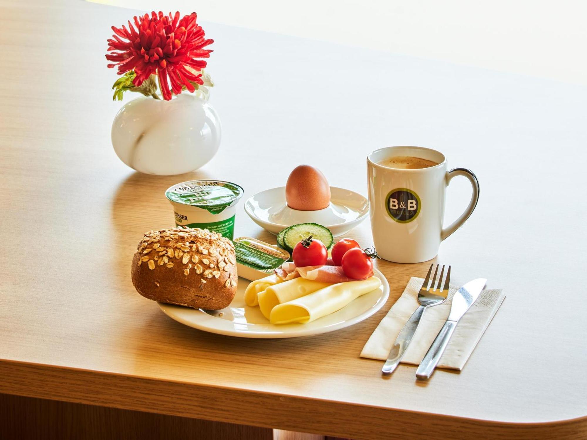 B&B Hotel Frankfurt-Nord Francfort-sur-le-Main Extérieur photo