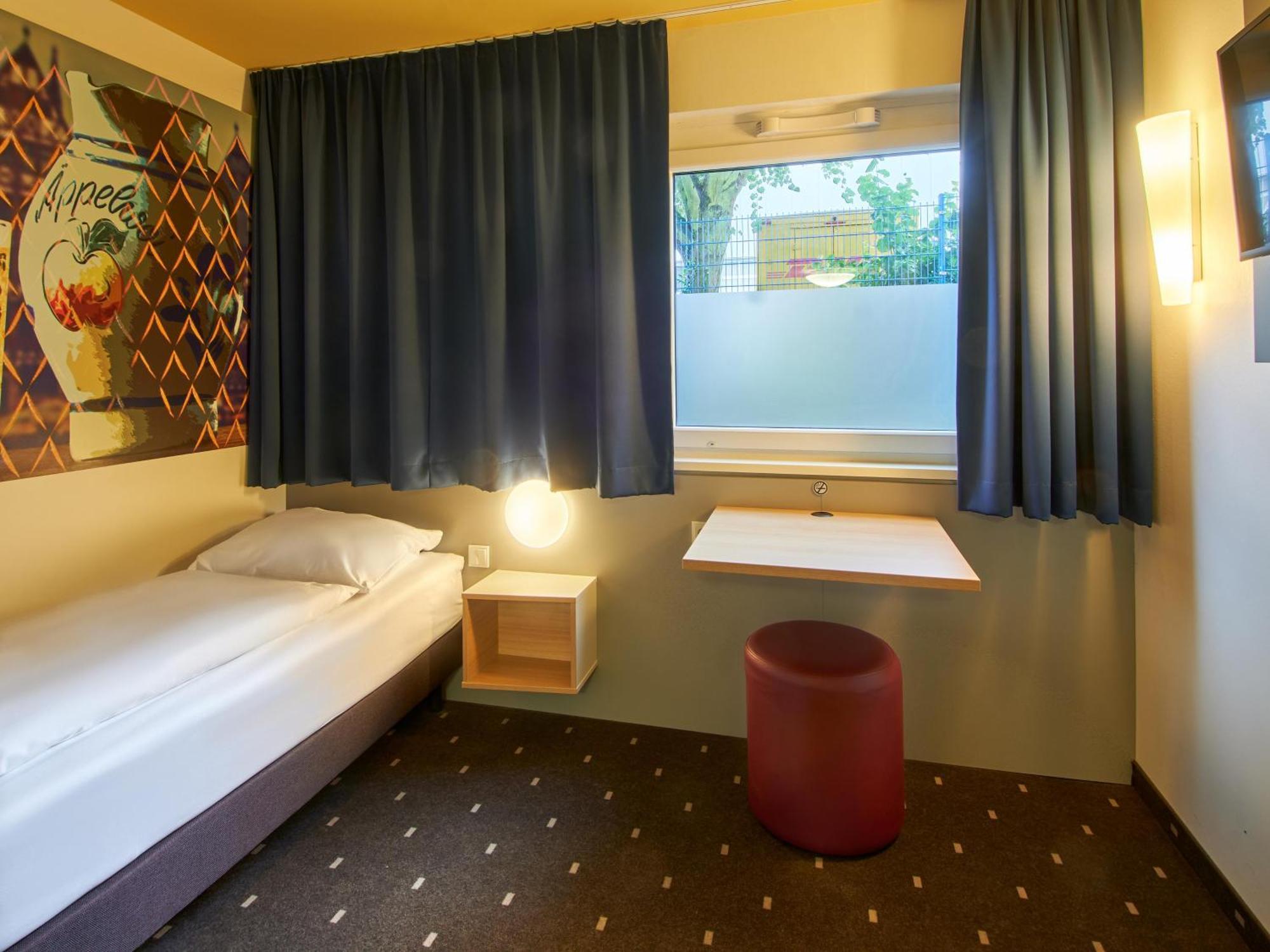 B&B Hotel Frankfurt-Nord Francfort-sur-le-Main Extérieur photo