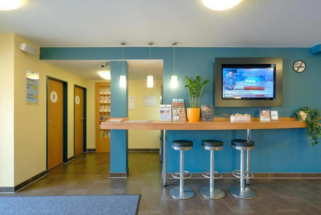 B&B Hotel Frankfurt-Nord Francfort-sur-le-Main Extérieur photo